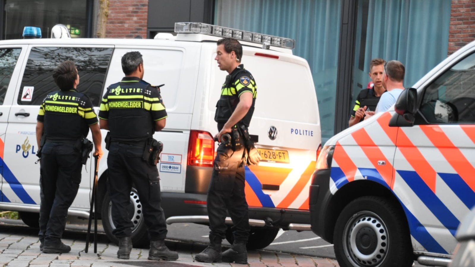 Politie doet onderzoek op IJburg