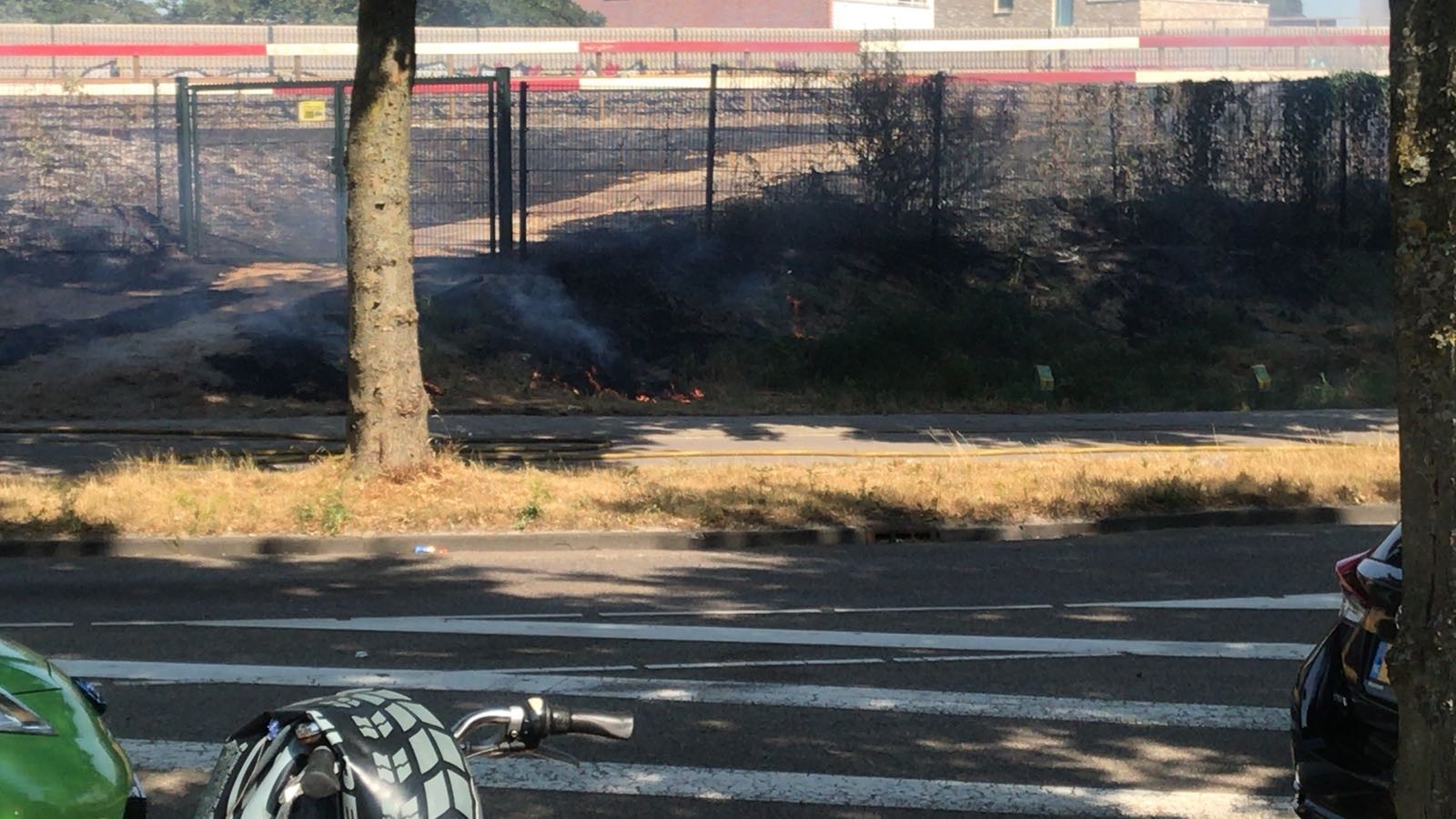 bermbrand bij metrostation Spaklerweg