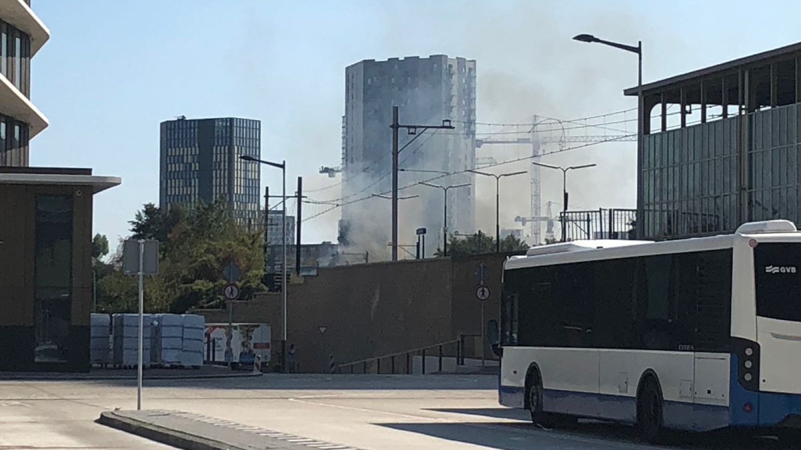 bermbrand bij metrostation Spaklerweg