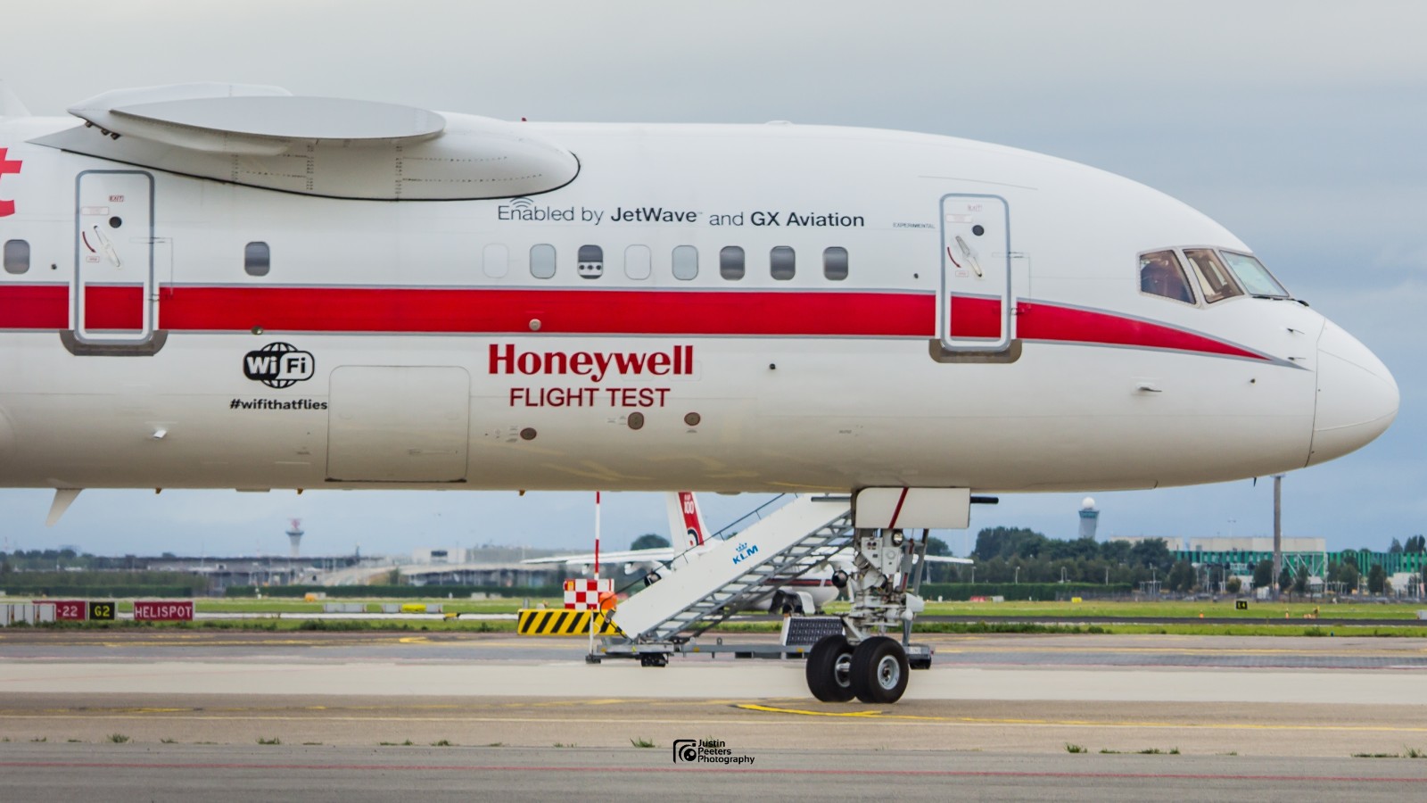 Boeing 757 van Honeywell testvliegtuig op schiphol