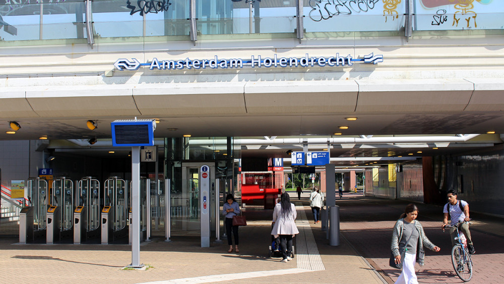 Twee Straatroven Amsterdam Door Groep Tieners Op N Avond Politie