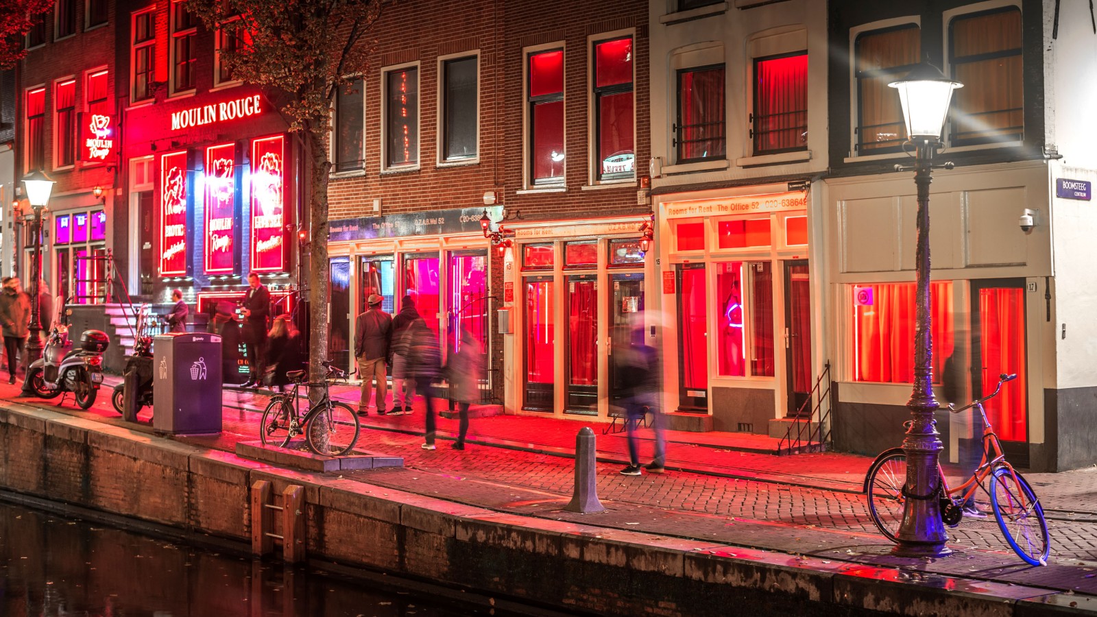 Beelden Amsterdam prostitutie Wallen Luuk Koenen ramen