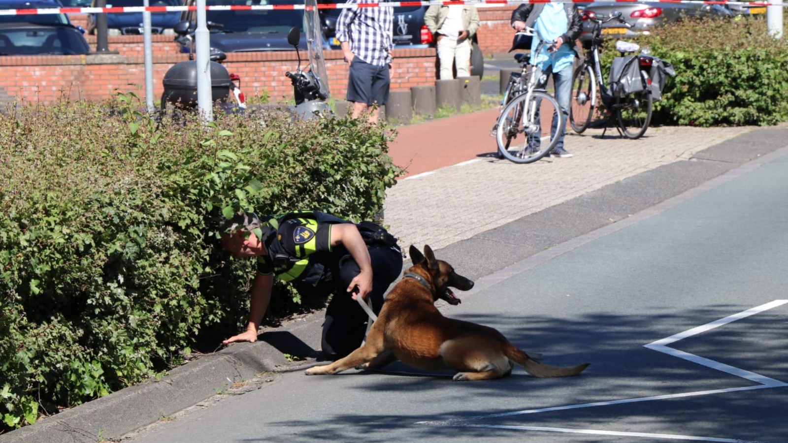 Slachtoffer zelf op de scooter naar politiebureau na steekpartij