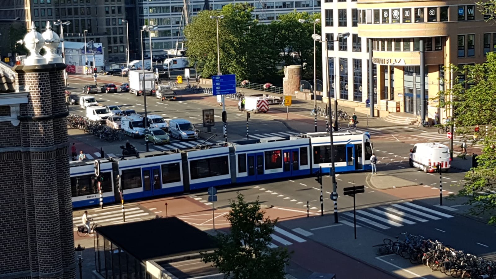 Tram ontspoord Weesperplein