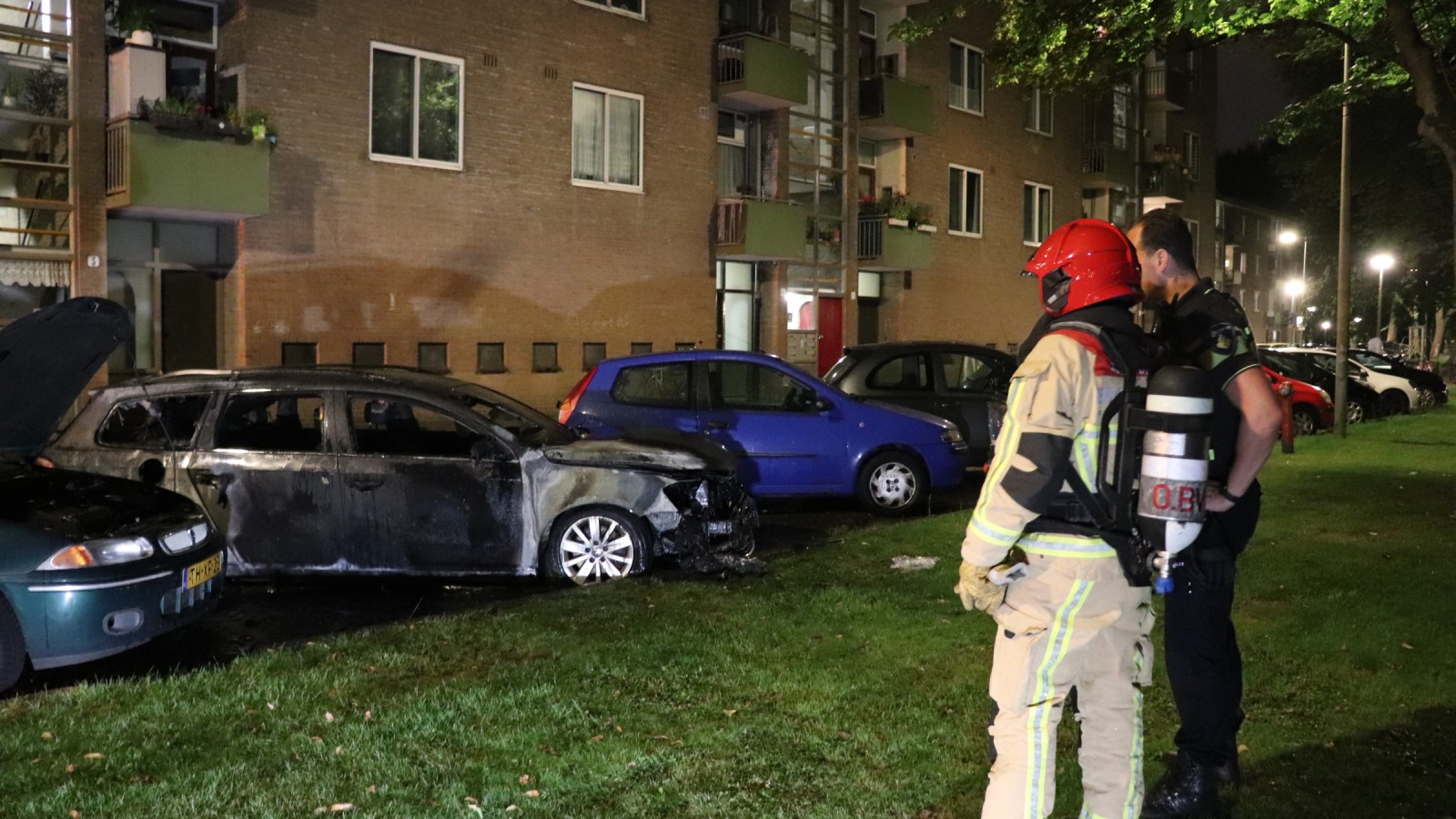 Taxi brandt uit in Slotermeer