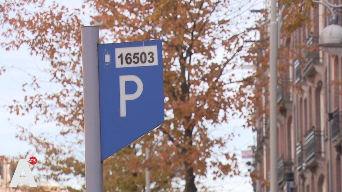 Gemeente blundert in nieuw gebied betaald parkeren en moet parkeergeld terugbetalen