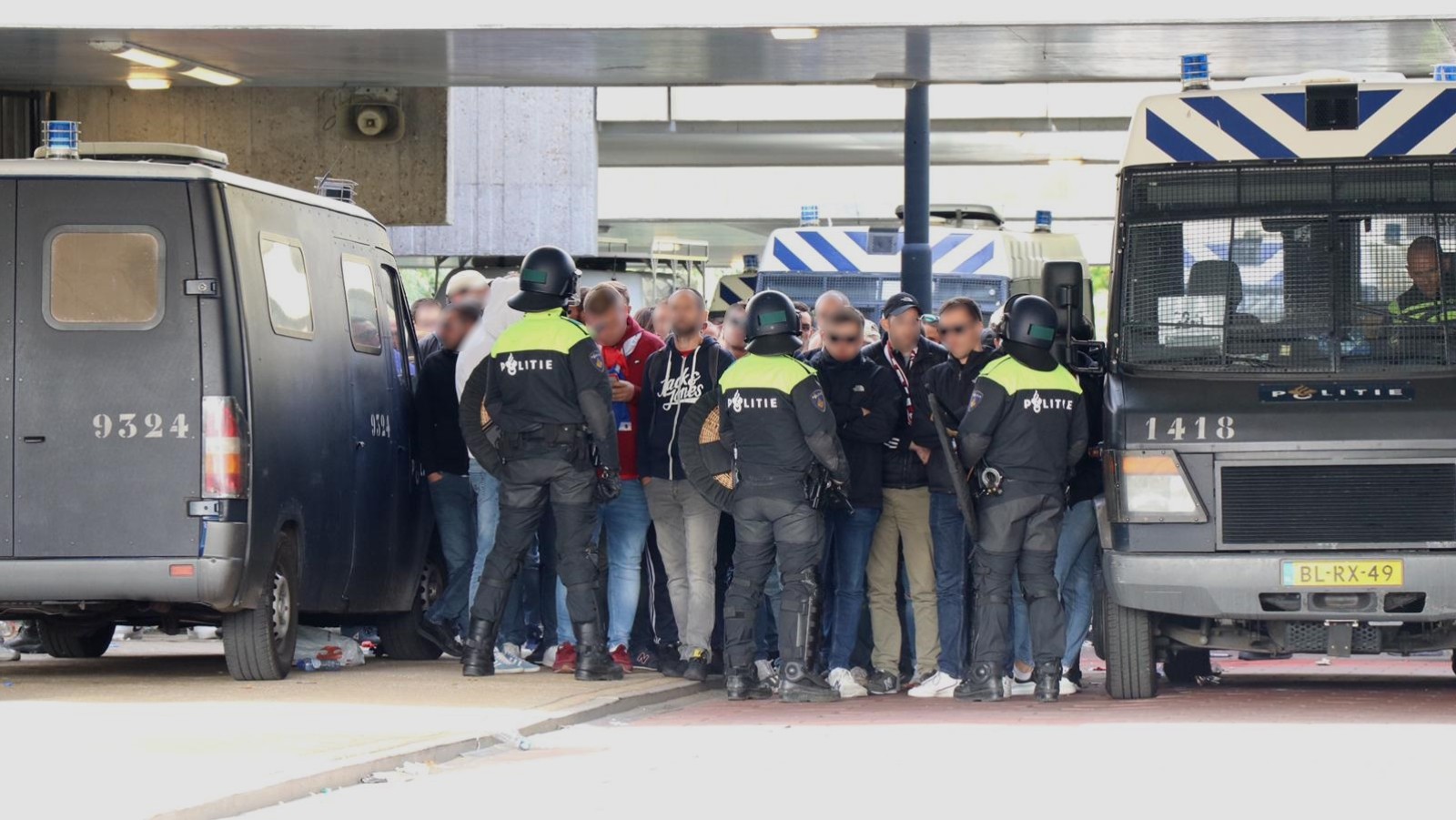 Honderd Lille-supporters opgepakt op station Strandvliet