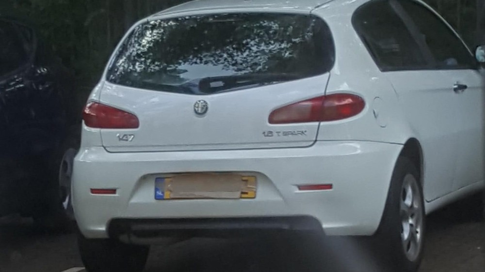 Politie: automobilisten die kenteken na parkeren afplakken kunnen 10.000 euro boete krijgen