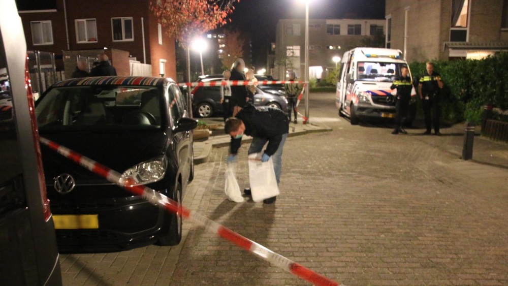 Bewoner Diemen Betrapt Inbrekers En Raakt Gewond - AT5