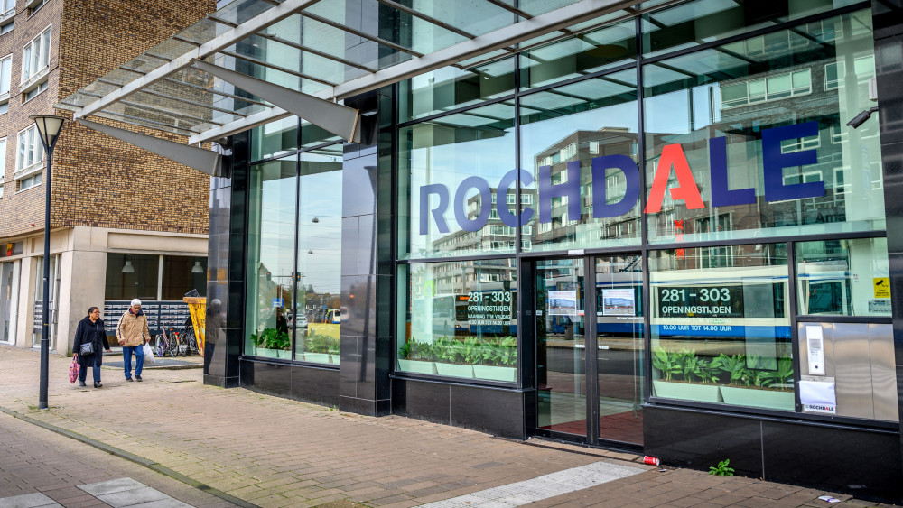 Rochdale op vingers getikt 200 euro 'administratiekosten' te hoog AT5