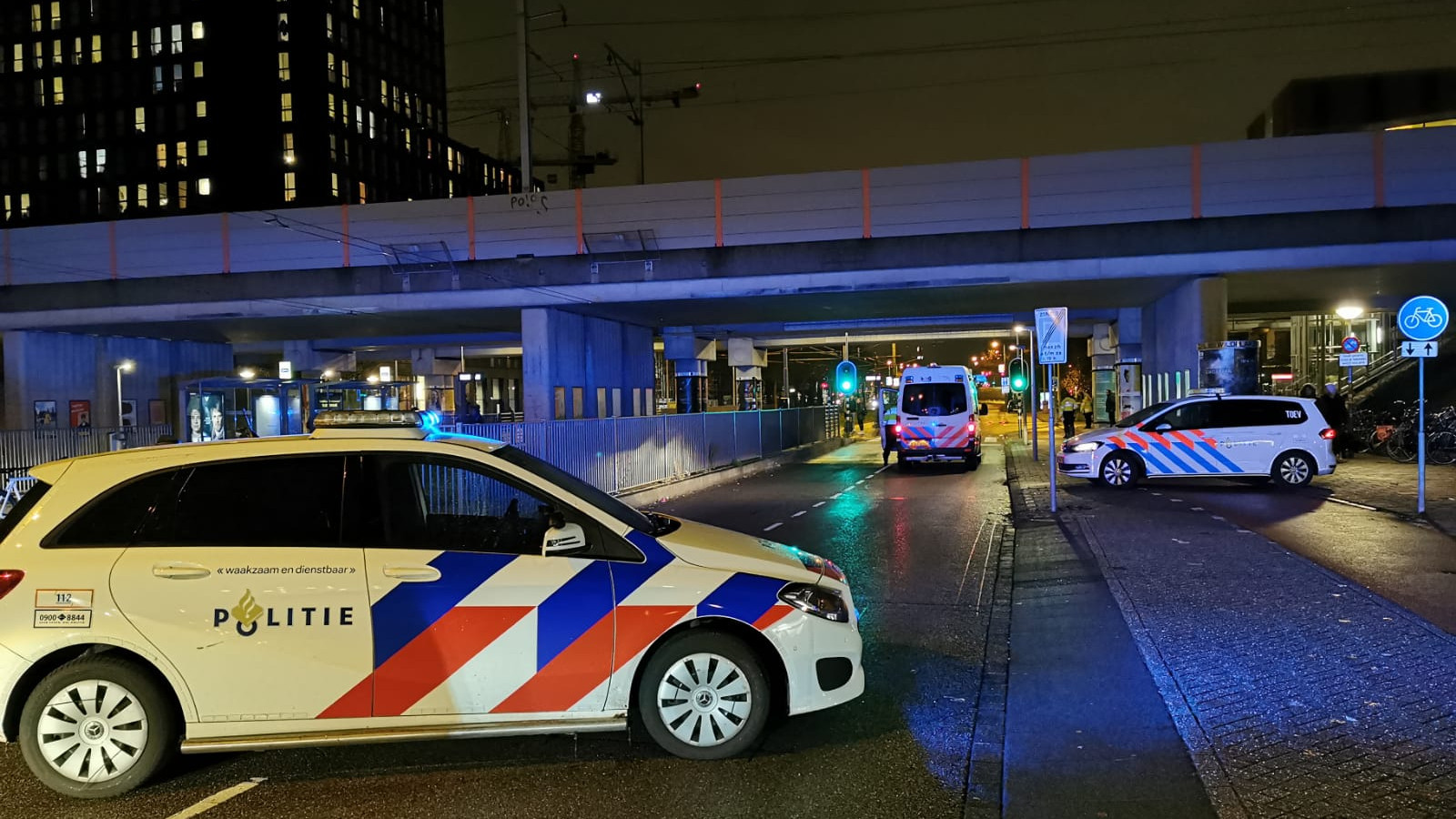 Voetganger gewond bij aanrijding met auto op Jan van Galenstraat