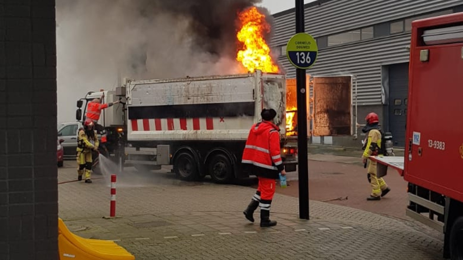 Brand vuilniswagen Noord