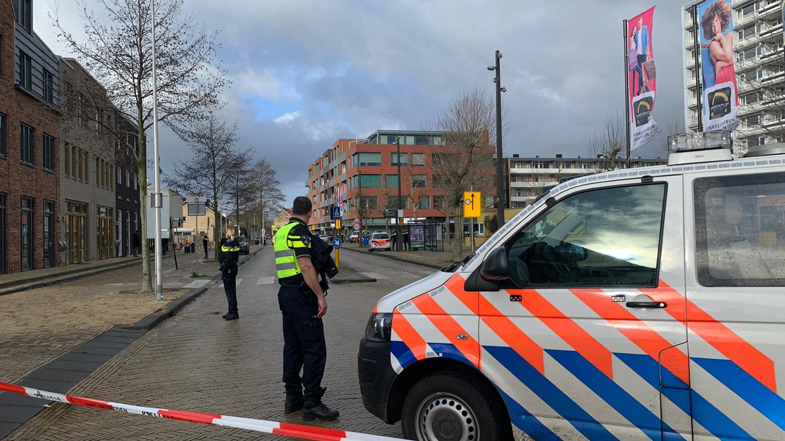 Vermoedelijk explosief bij pand Diemerplein, omgeving afgezet