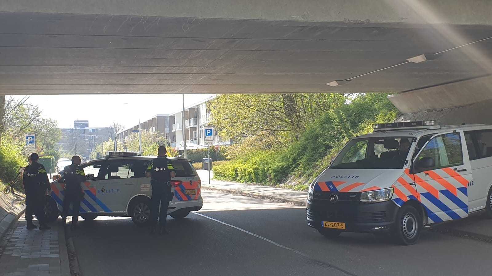 Politie valt flat in Duivendrecht binnen