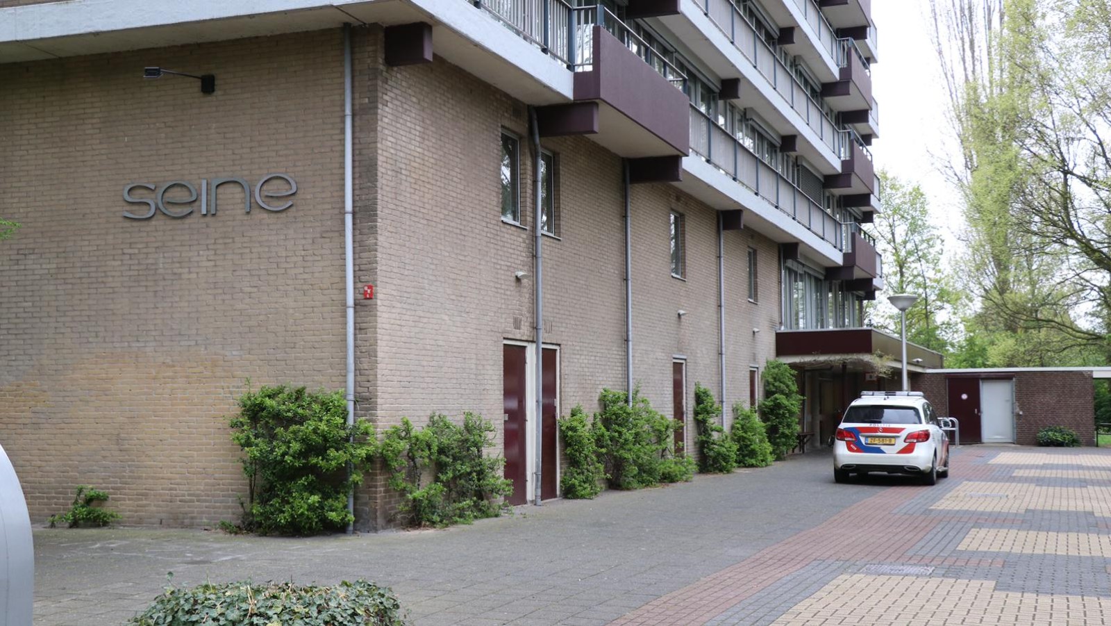 Bejaarde overvallen bij flat in Amstelveen