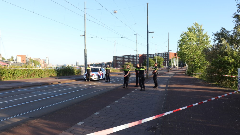 Vrouw (28) Neergeschoten Op Verbindingsdam In Oostelijk Havengebied - AT5