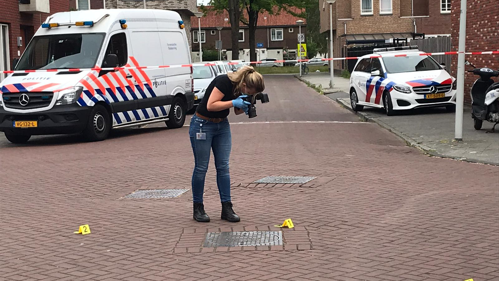Klopjacht op automobilist na schoten in Geuzenveld