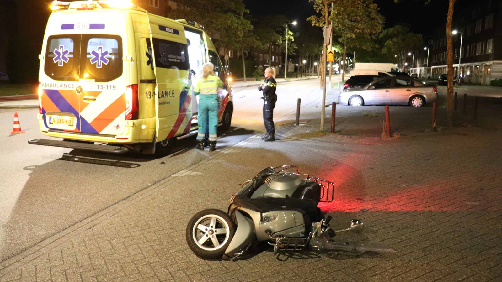 Scooterrijder gewond na botsing op Banne Buikslootlaan
