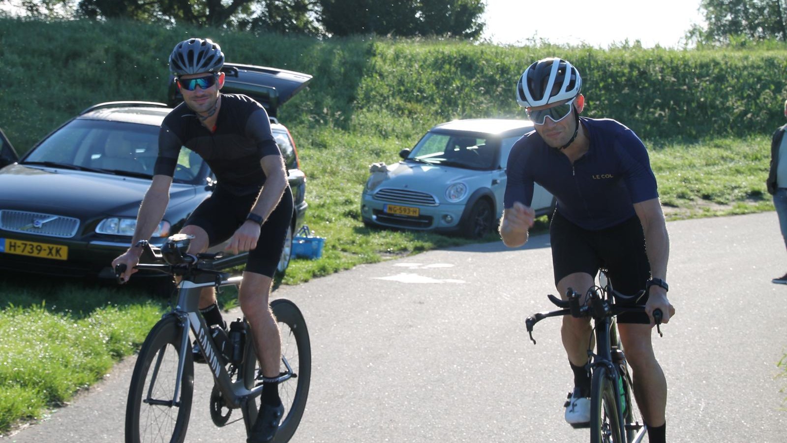 Lars en Tom voltooien Ironman in Nederland