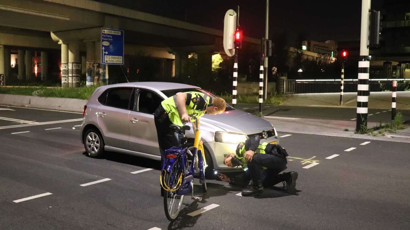 Automobilist opgepakt na aanrijding met fietser op Haarlemmerweg