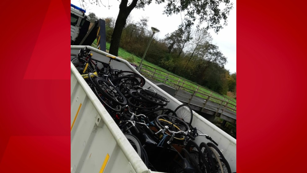 Container vol fietsen en onderdelen in beslag genomen, 'eigenaar