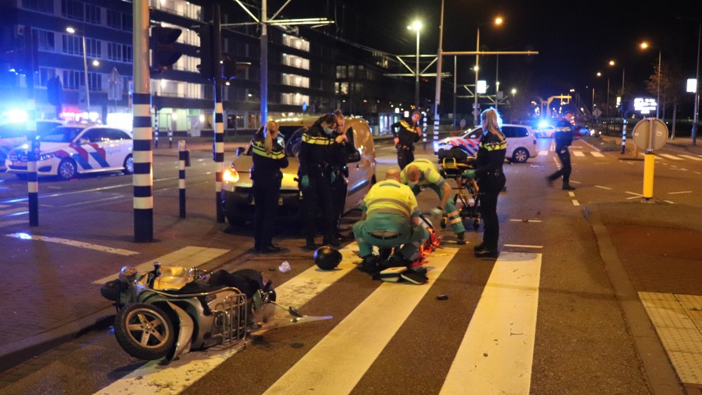 Scooterrijder Gewond Bij Ongeluk Met Bestelbus IJburglaan - AT5