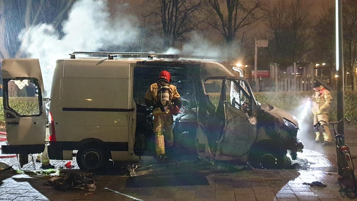 Autobranden in Geuzenveld en Oostzanerwerf