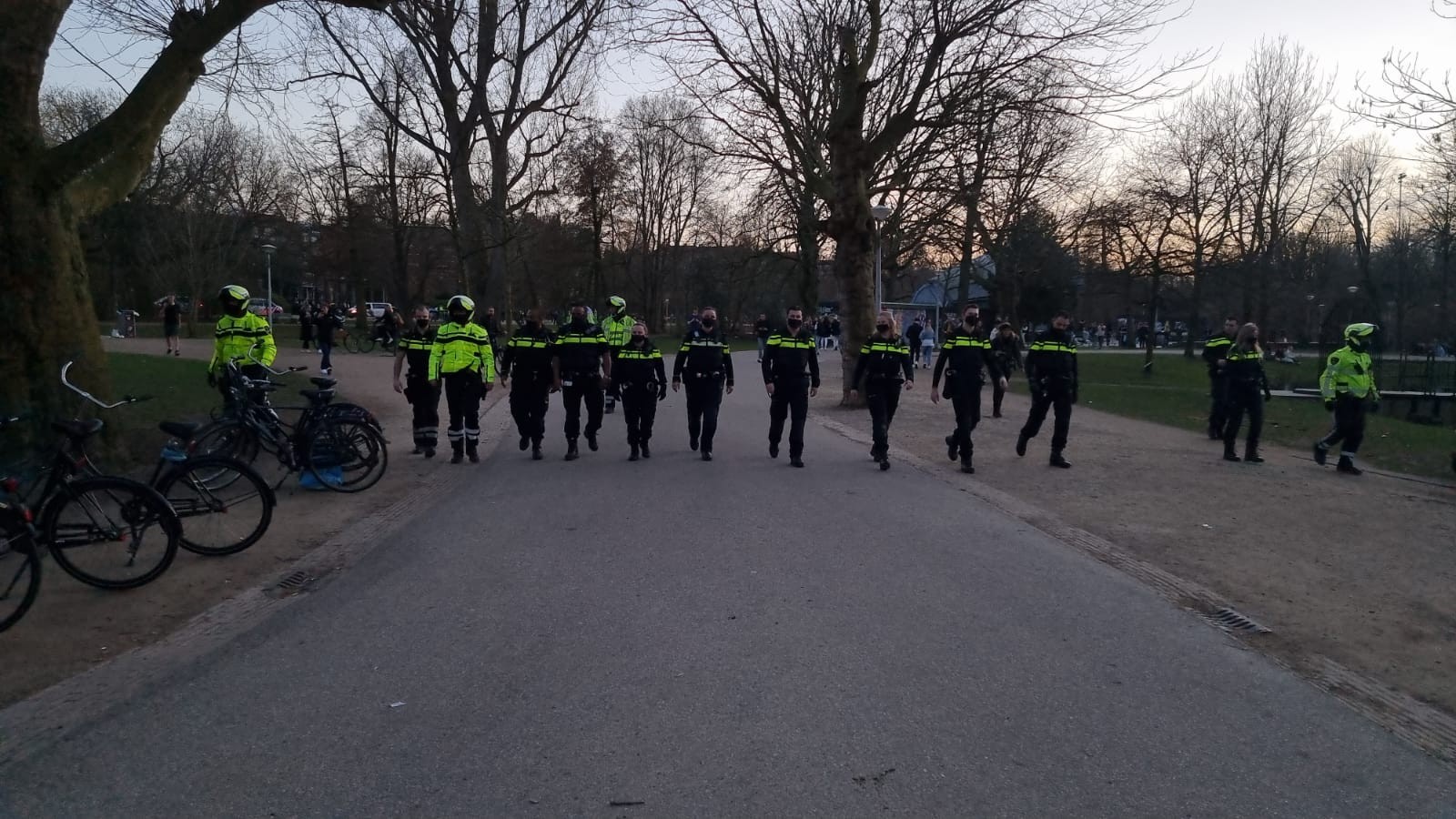 Politie treedt op vanwege drukte in Vondelpark