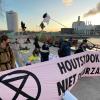 Activisten Extinction Rebellion blokkeren toegang bouwlocatie biomassacentrale Diemen