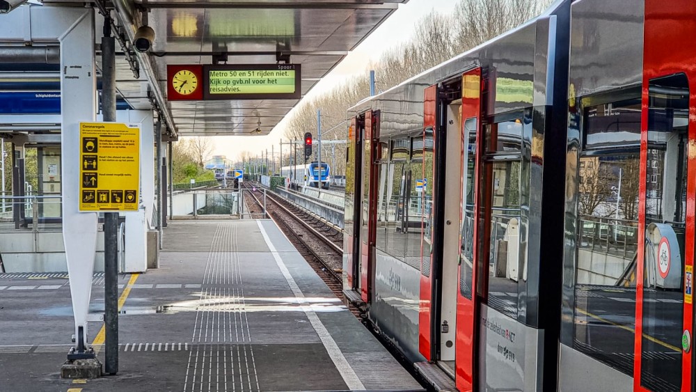 Track subsided due to Zuidasdok work: line 51 will not run until tomorrow