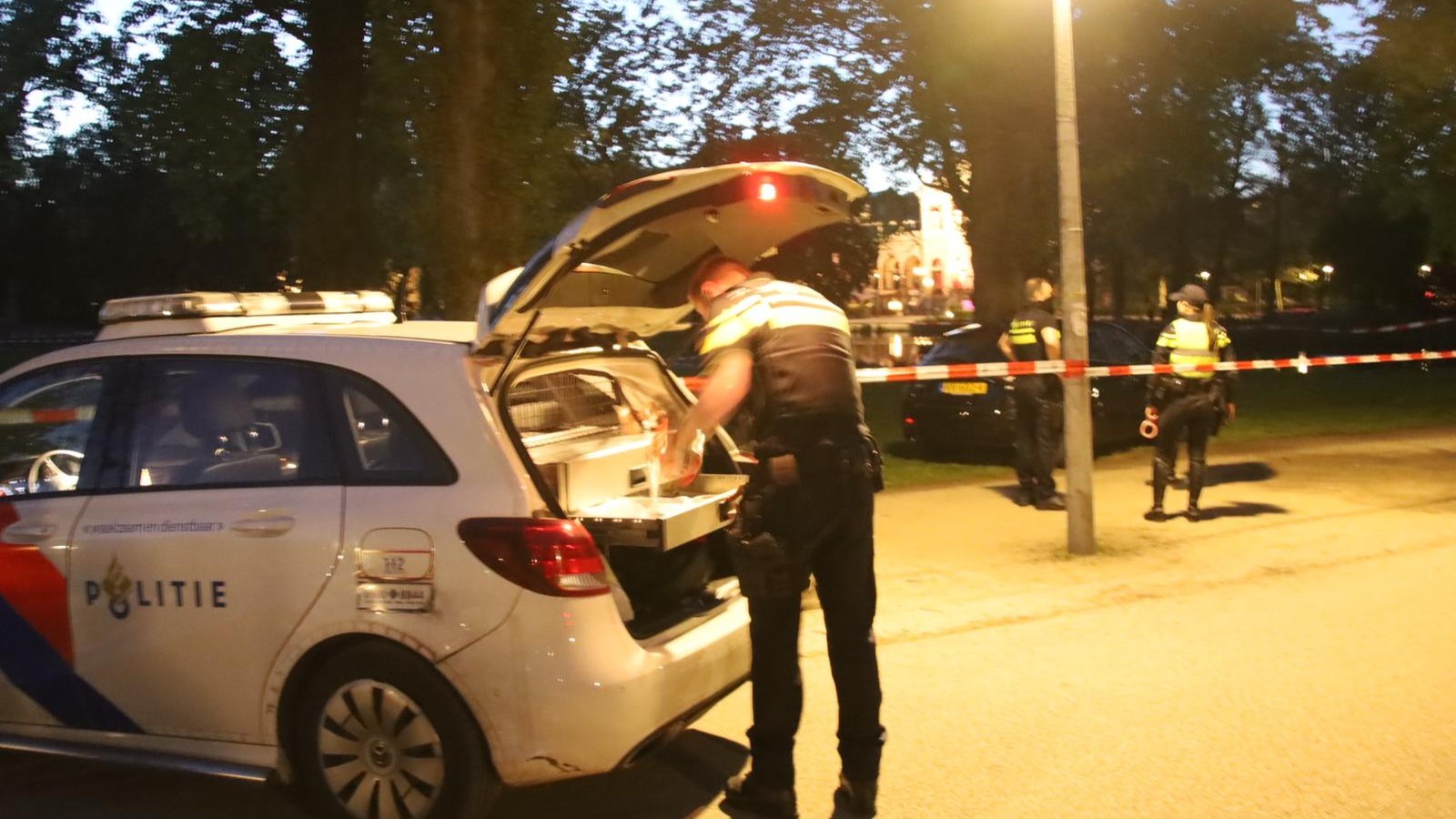 Politie schiet man neer in Vondelpark