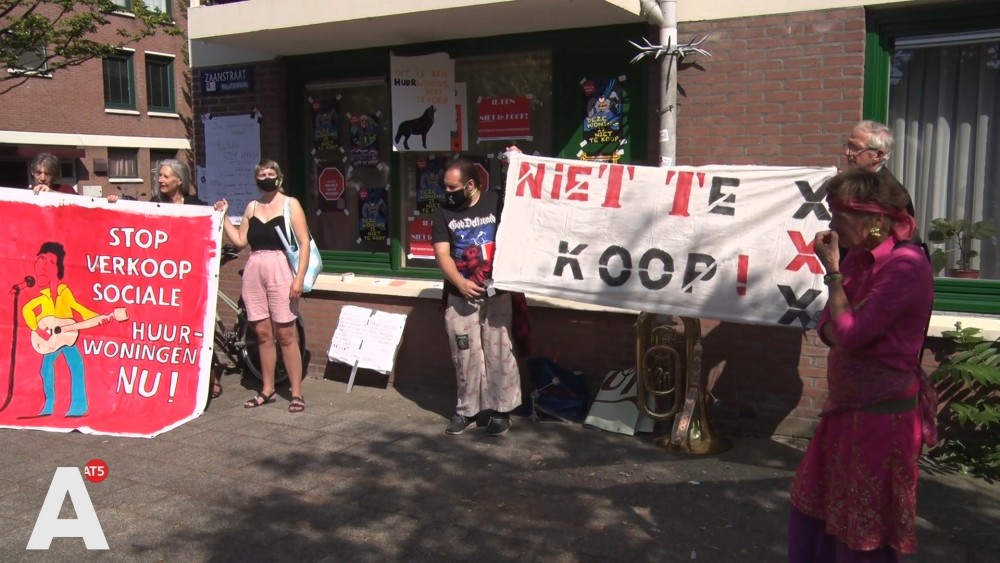 Amsterdamse 'politiekat' wereldwijd viral: 'Wordt herkend op straat