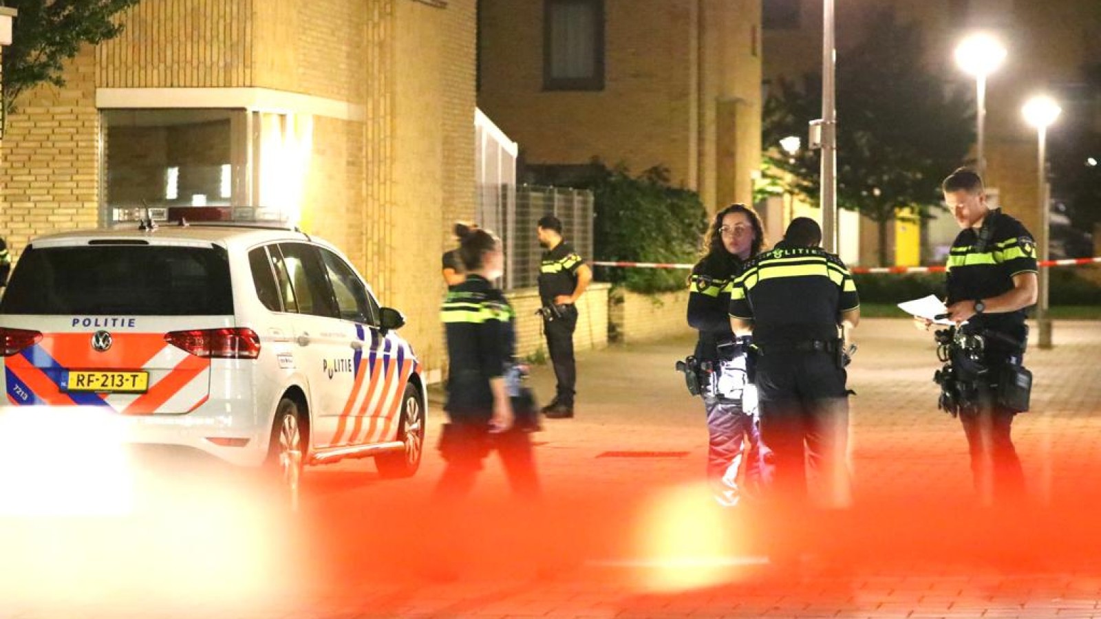 Schot gelost bij beroving in Overtoomse Veld, slachtoffer mishandeld AT5 Schot gelost bij beroving in Overtoomse Veld, slachtoffer mishandeld AT5