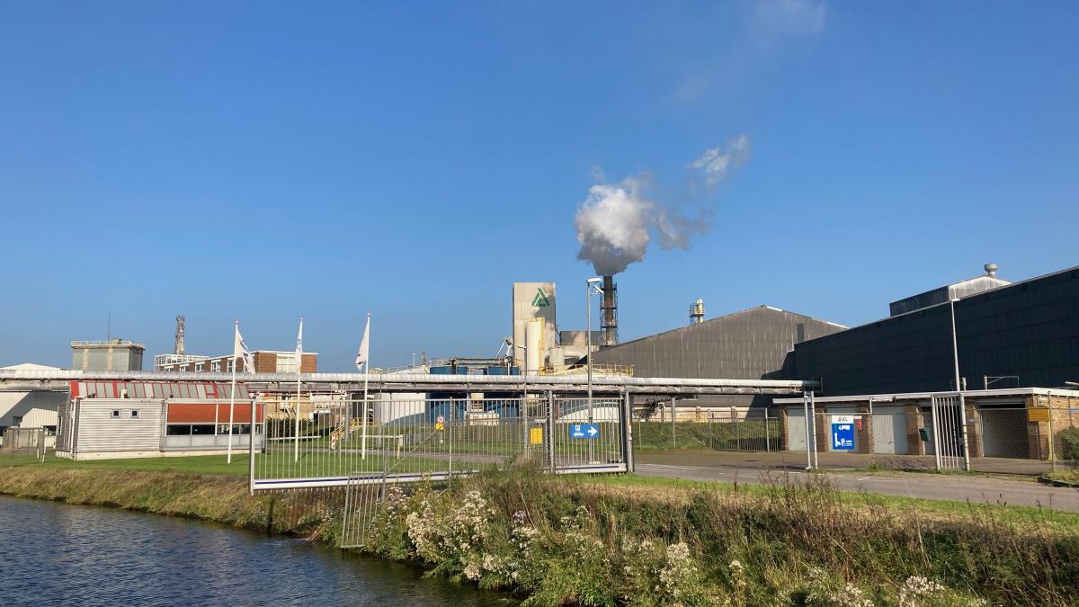 Zoutzuur-uitstoot ICL volgens provincie veel te hoog, kunstmestfabriek vecht dwangsom aan