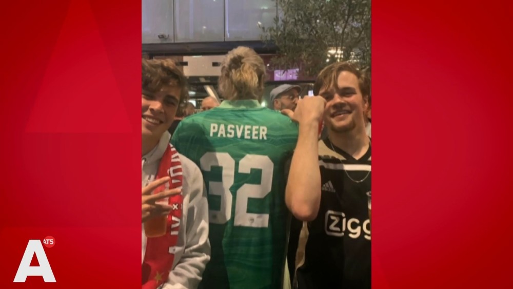 Dubbelganger Remko Pasveer Kan Ajax-fans Niet Van Zich Afslaan - AT5