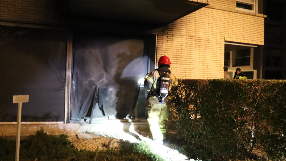 Vuurwerkbom Bij Woning In Noord Vernielt Ramen En Voorgevel - AT5