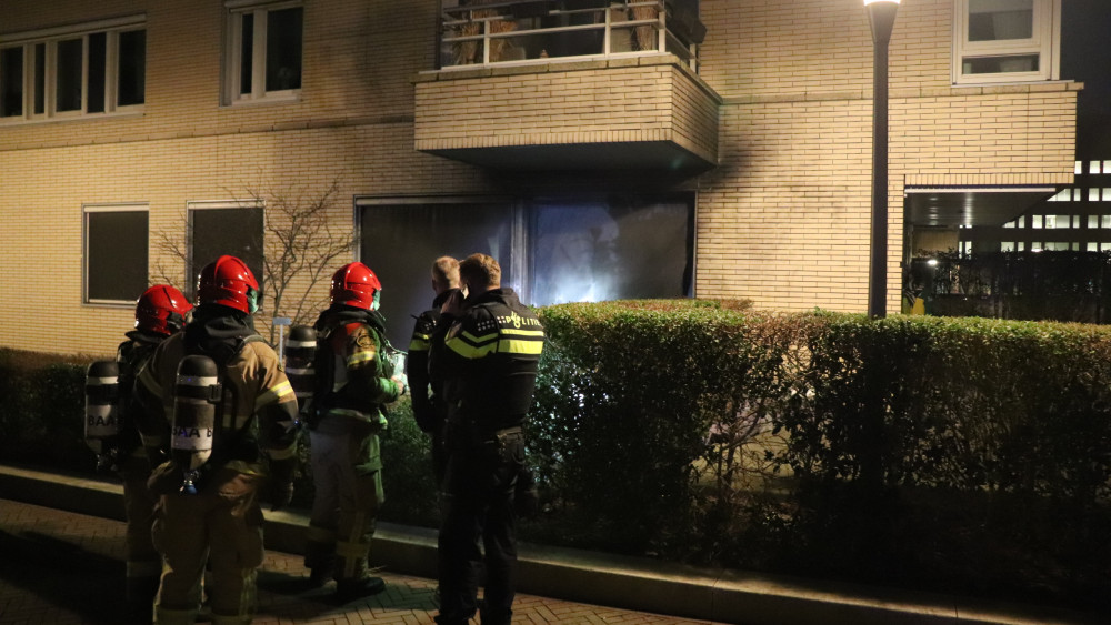 Vuurwerkbom Bij Woning In Noord Vernielt Ramen En Voorgevel - AT5