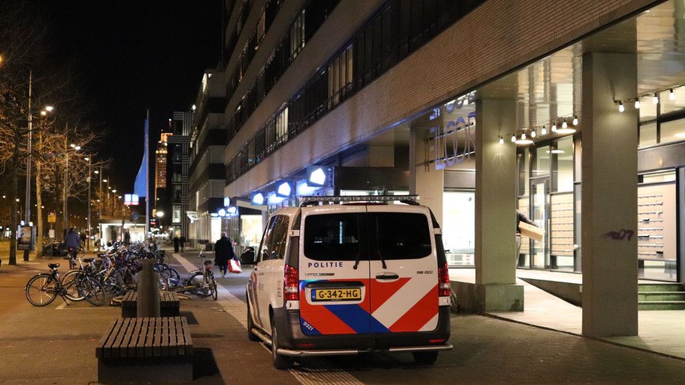 Overval Op Supermarkt Wibautstraat: "Dader Dreigde Met Enorm Vleesmes ...