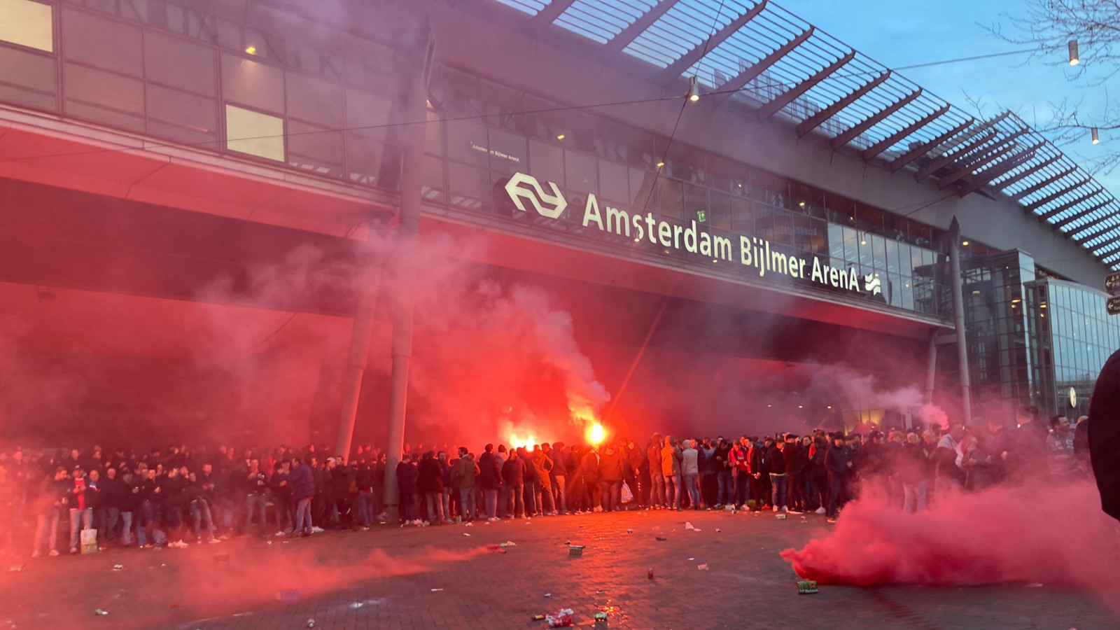 Entrada Ajax-Benfica