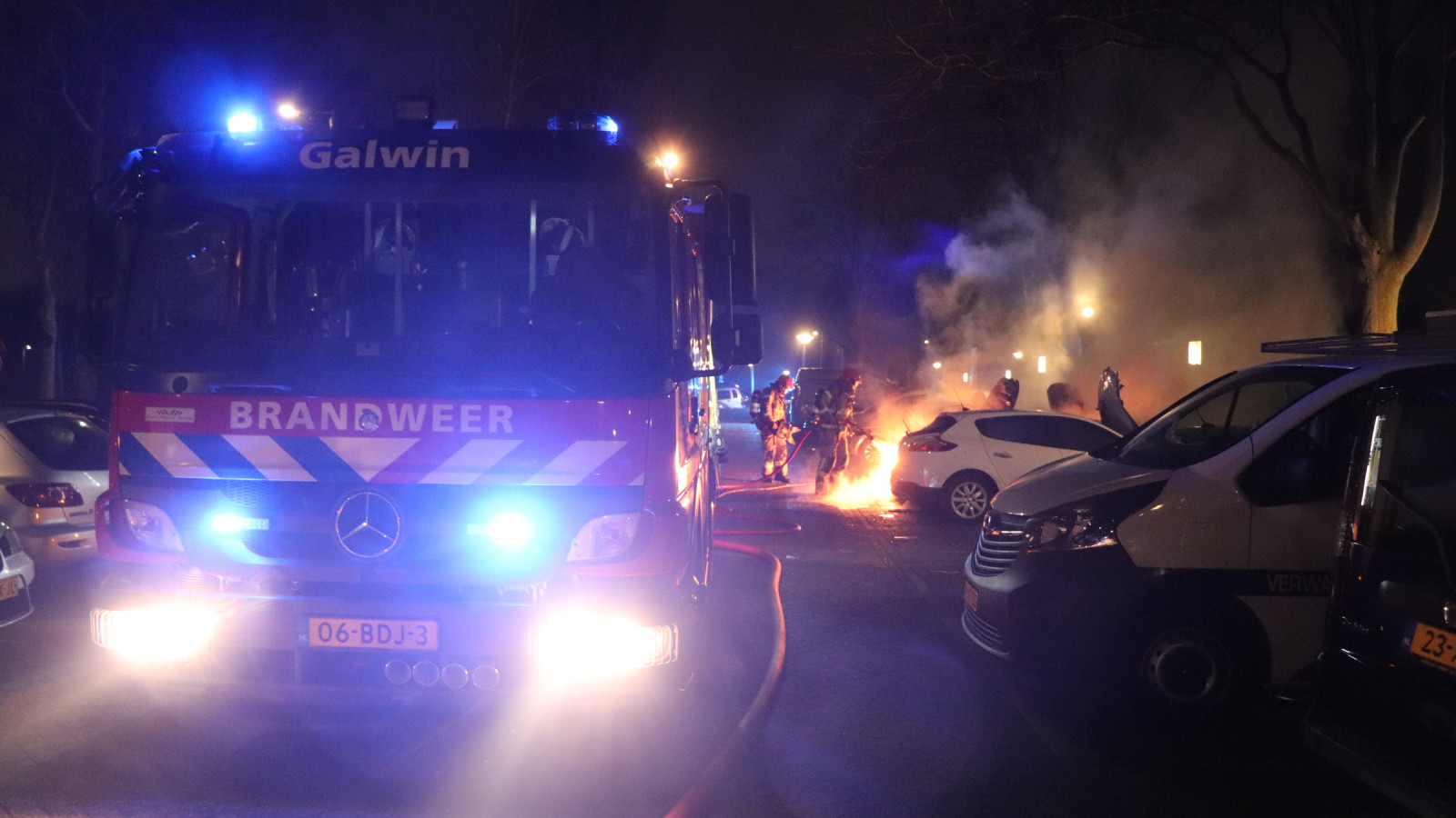 Drie auto's verwoest door brand in Noord