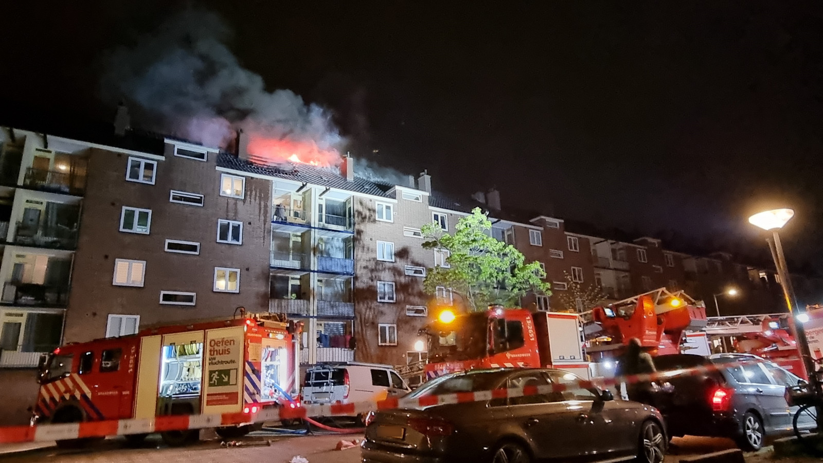 Dode bij uitslaande brand in flat Slotervaart