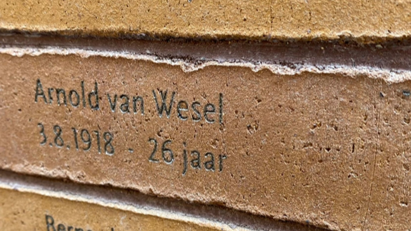 Arnold (Nol) van Wesel op het Namenmonument