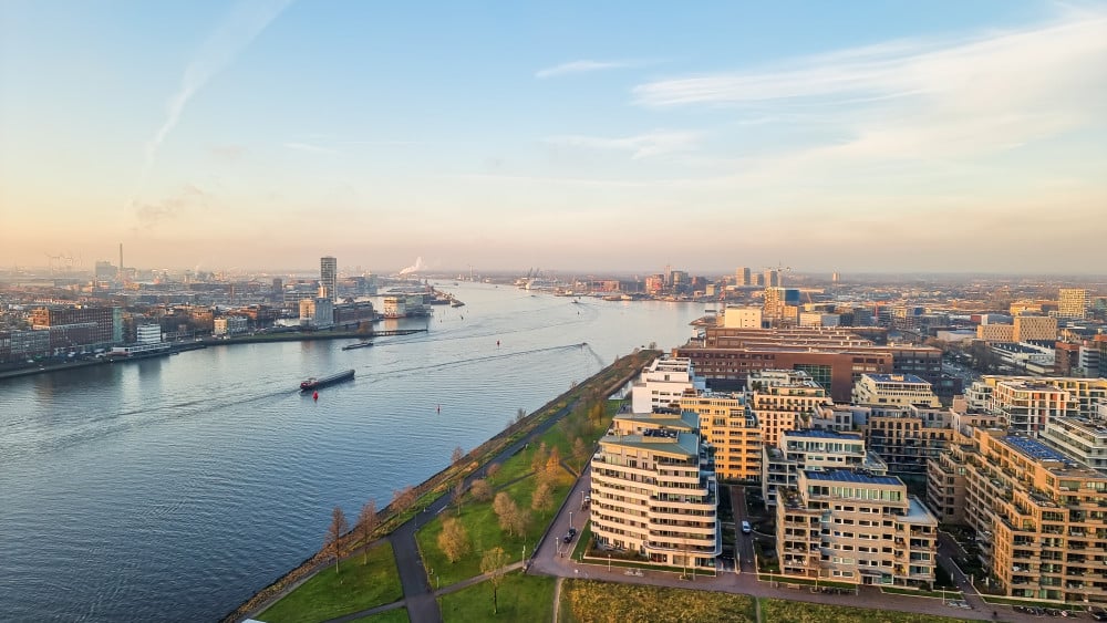 Werkloze profvoetballer mag huurders uit zijn woning in Noord sturen