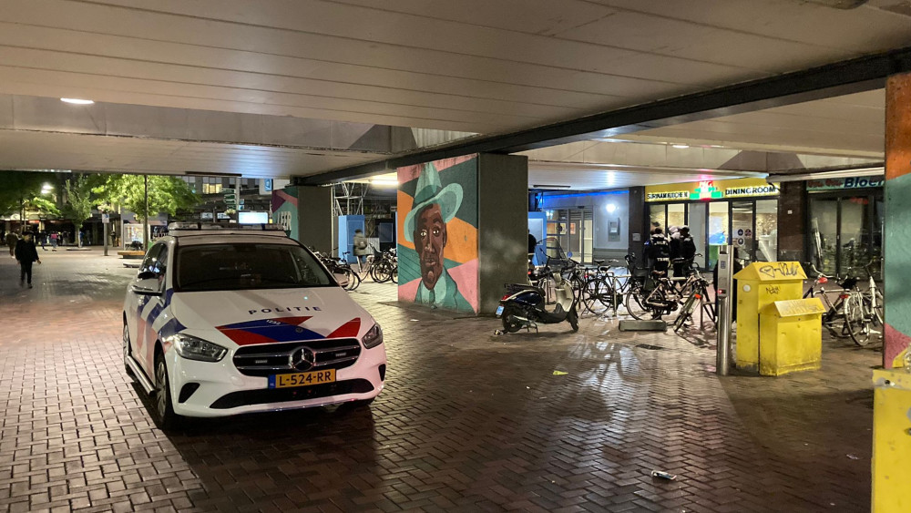 Politie Lost Waarschuwingsschot Bij Grote Vechtpartij Op Anton De ...