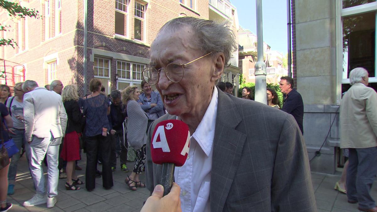 Schrijver en dichter Remco Campert (92) overleden - AT5