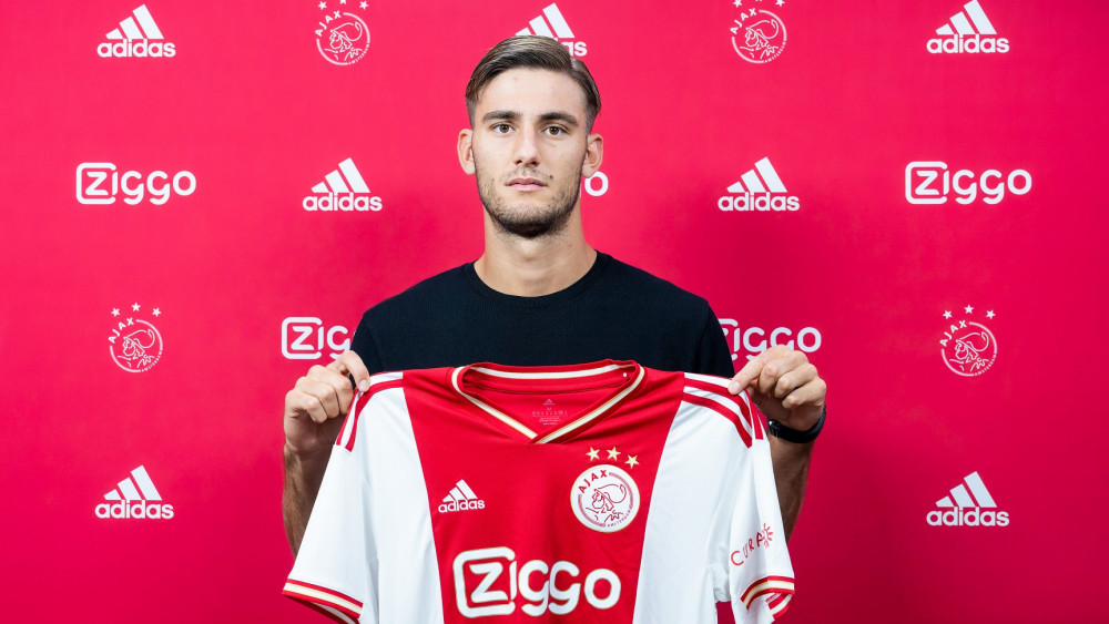 Ajax huurt Italiaanse pinchhitter Lucca (21) voor een seizoen  AT5