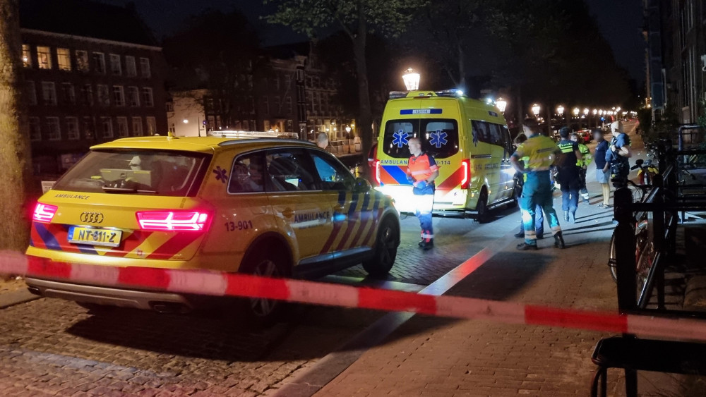 Man (29) In Rug Gestoken Op Het Singel, Taxichauffeur Verdachte - AT5