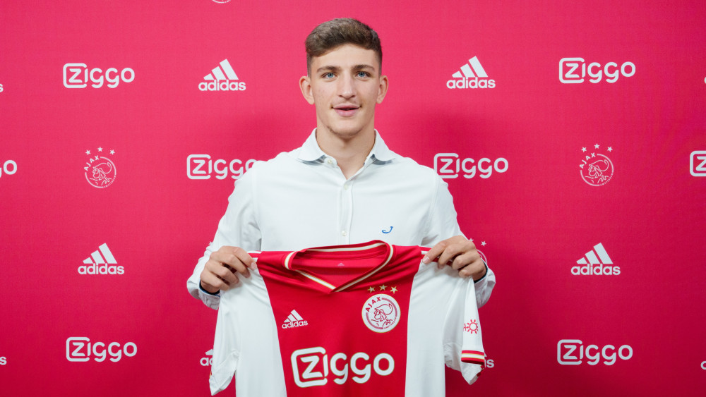 Ajax Contracteert Ahmetcan Kaplan AT5