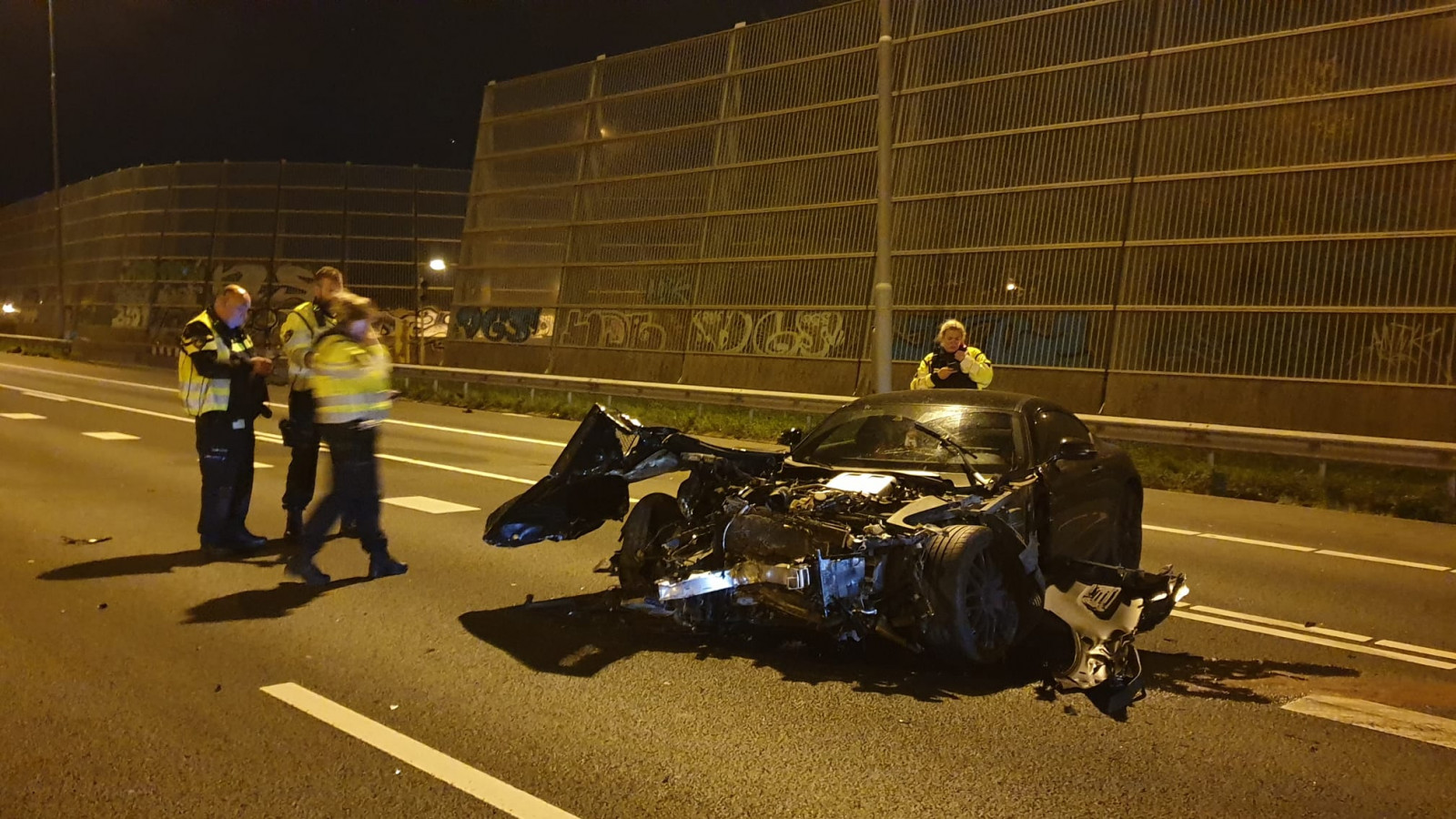 Ongeluk tussen automobilist en motorrijder bij Coentunnel 