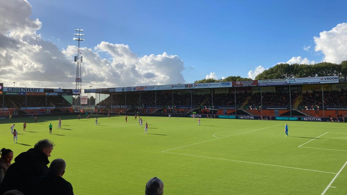 Ajax-FC Utrecht in Volendam zondag vervroegd naar 12.15 uur